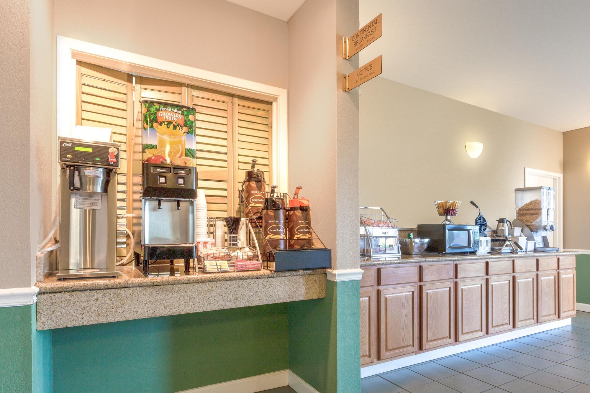 Super 8 By Wyndham Madison/Ridgeland Area Exterior foto